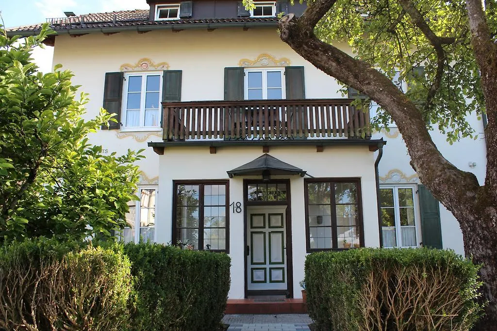 Villa Waldfrieden - Ferienwohnungen und -Haus Kochel am See 0*,