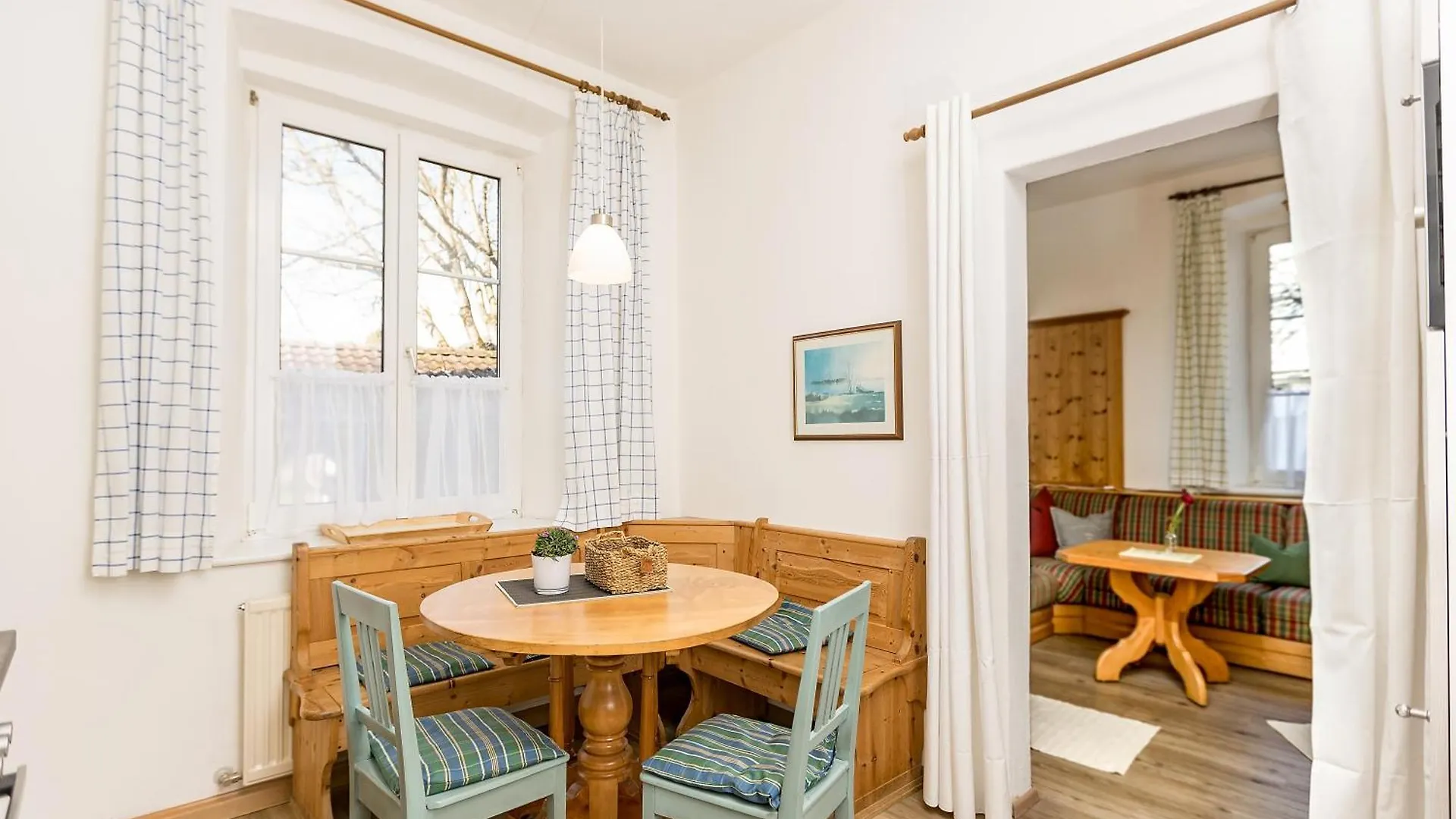 Apartment Villa Waldfrieden - Ferienwohnungen und -Haus Kochel am See