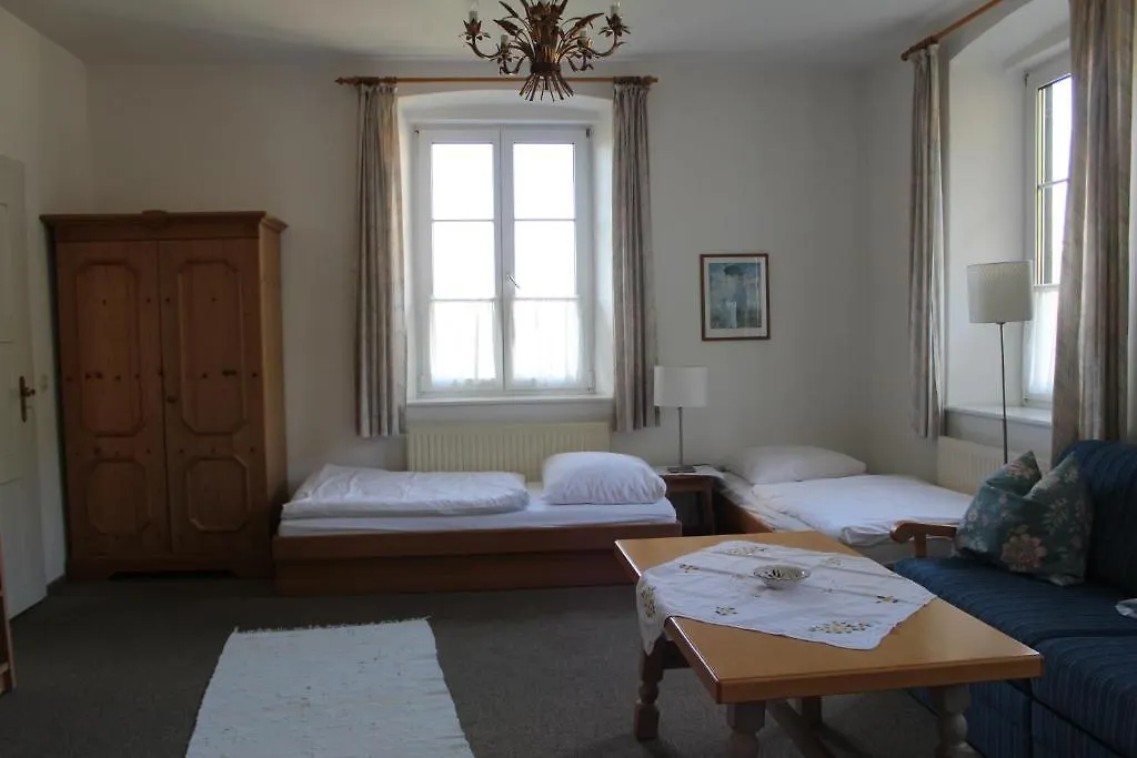 Villa Waldfrieden - Ferienwohnungen und -Haus Kochel am See 0*,